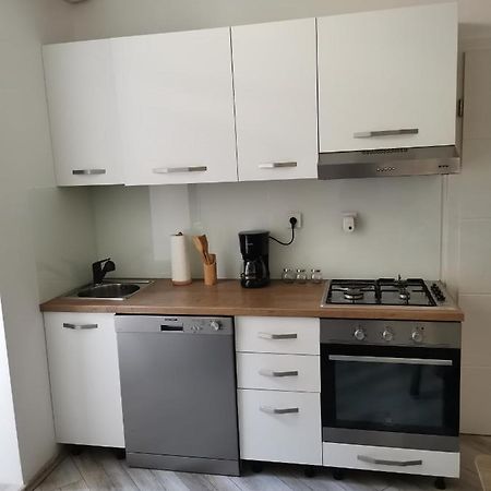 Studio Apartman Kristina Apartment Пула Екстериор снимка