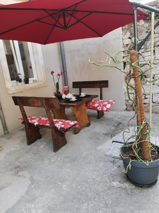 Studio Apartman Kristina Apartment Пула Екстериор снимка