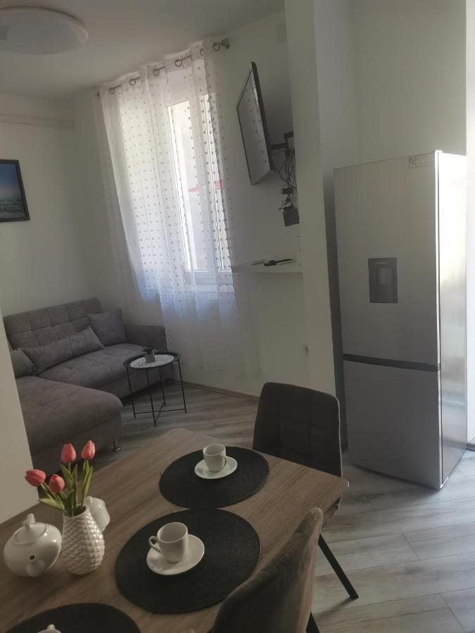 Studio Apartman Kristina Apartment Пула Екстериор снимка